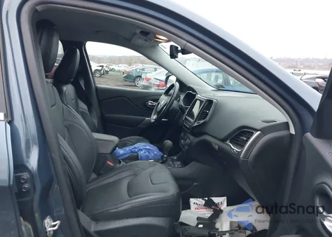 2021 Jeep Cherokee Latitude Lux 4X4 from USA, damaged, VIN 1C4PJMMX7MD194146